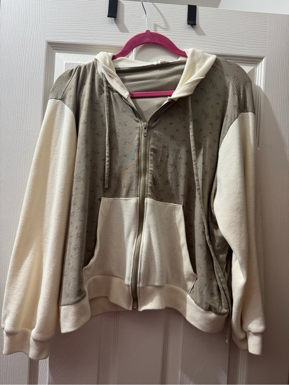 Women’s Two-Tone Zip Hoodie Jacket in Green and Cream